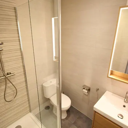 T3 Cosy Centre-ville Avec Parking Et Animaux Admis - Fr-1-313-228 *